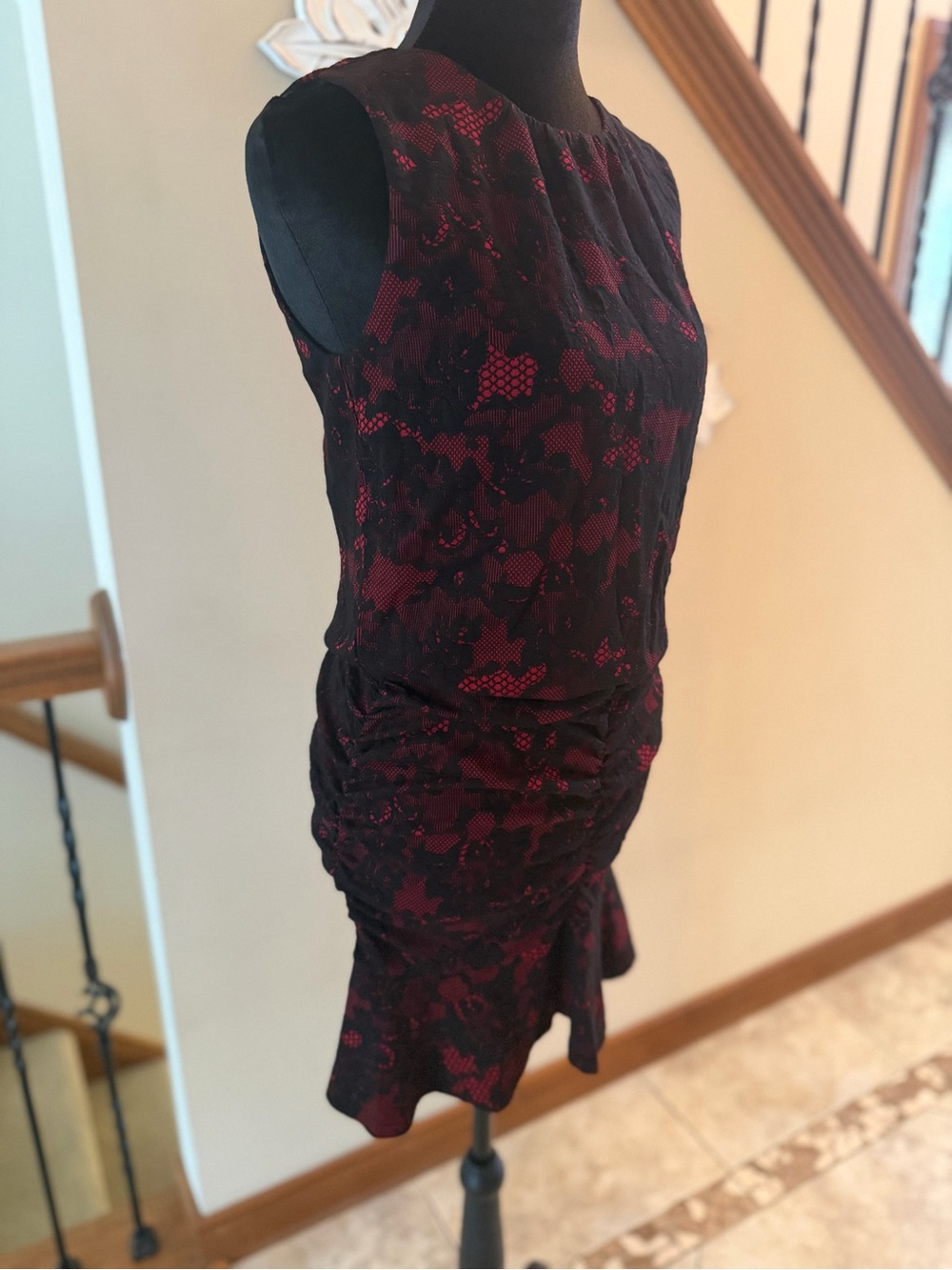 Michael Michael Kors Red Currant Lace Ruched Dress – Size Small – NWT - Picture 4 of 7